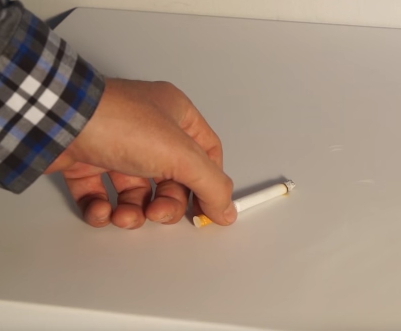 cigarro quemando encimera solid surface